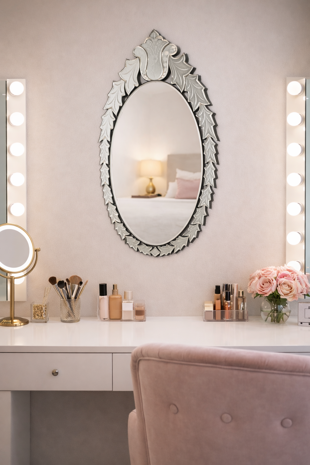 Handmade Silver Venetian Oval Venetian Mirror With Decorative Frame Handmade Silver Venetian Oval Venetian Mirror With Decorative Frame